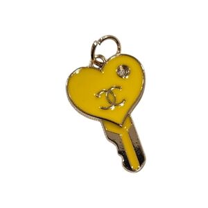 CHANEL Stamped Yellow & Gold Heart Key Replacement Pull/Pendant